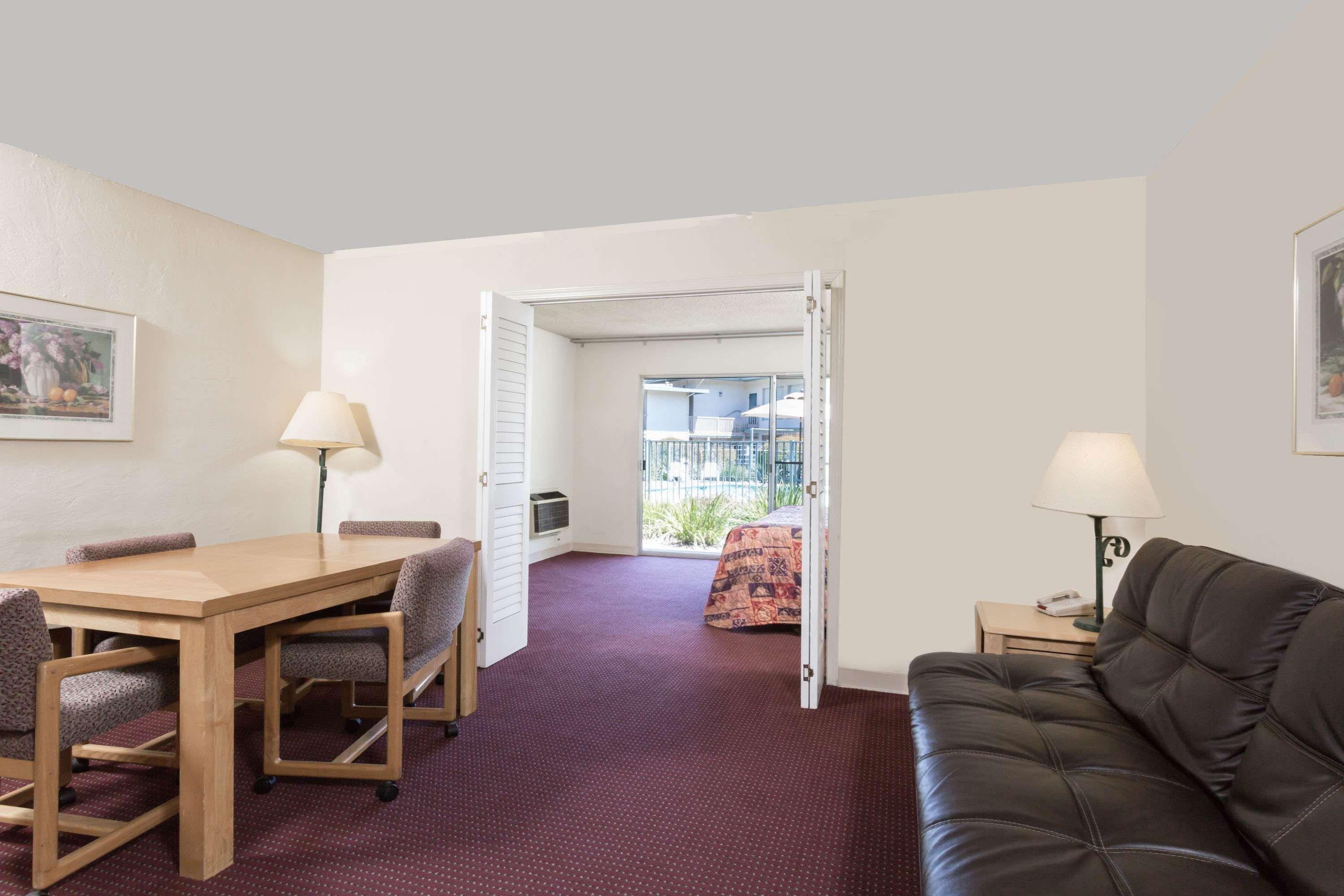 Days Inn By Wyndham Novato/San Francisco Ngoại thất bức ảnh
