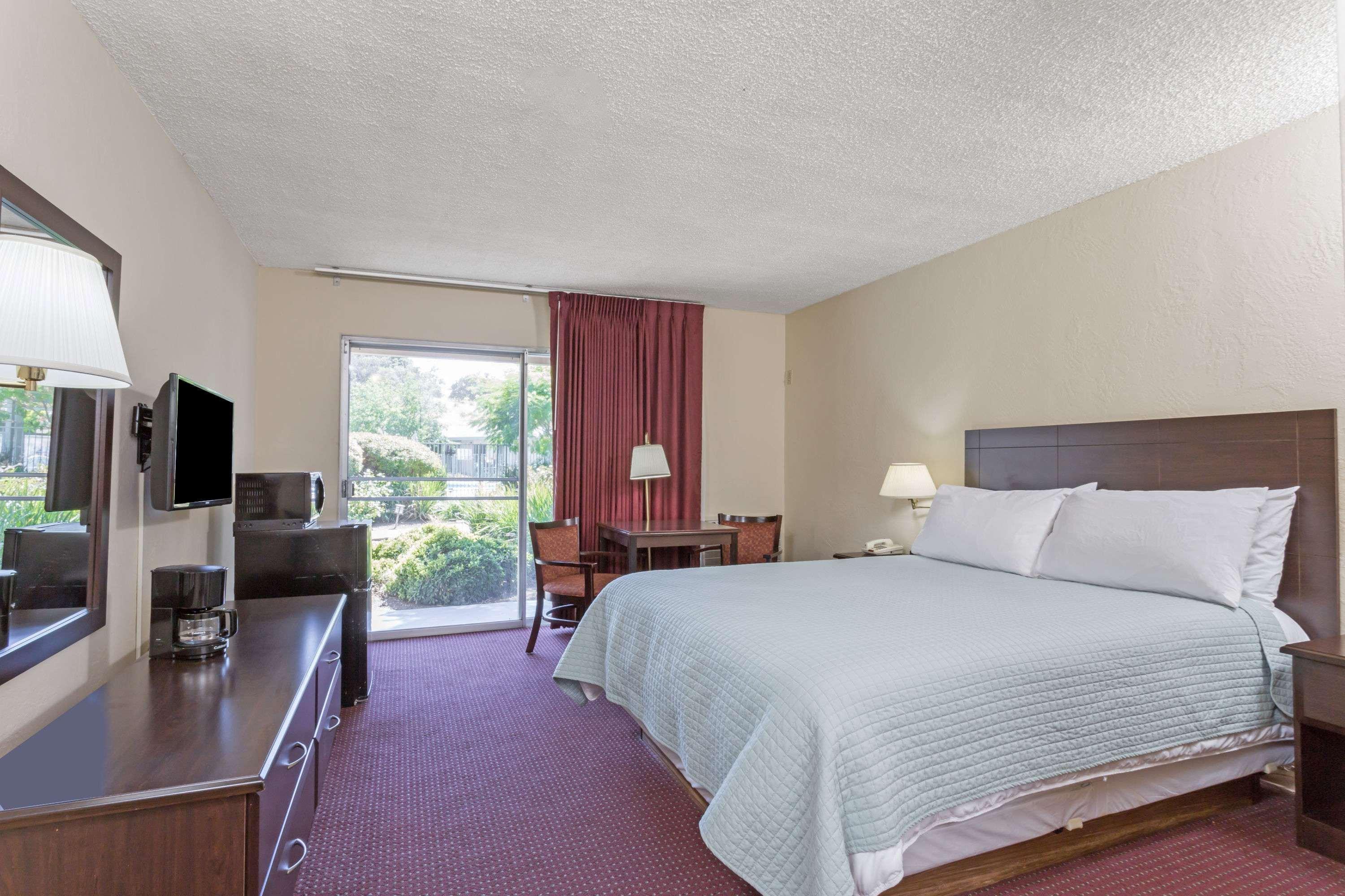 Days Inn By Wyndham Novato/San Francisco Ngoại thất bức ảnh