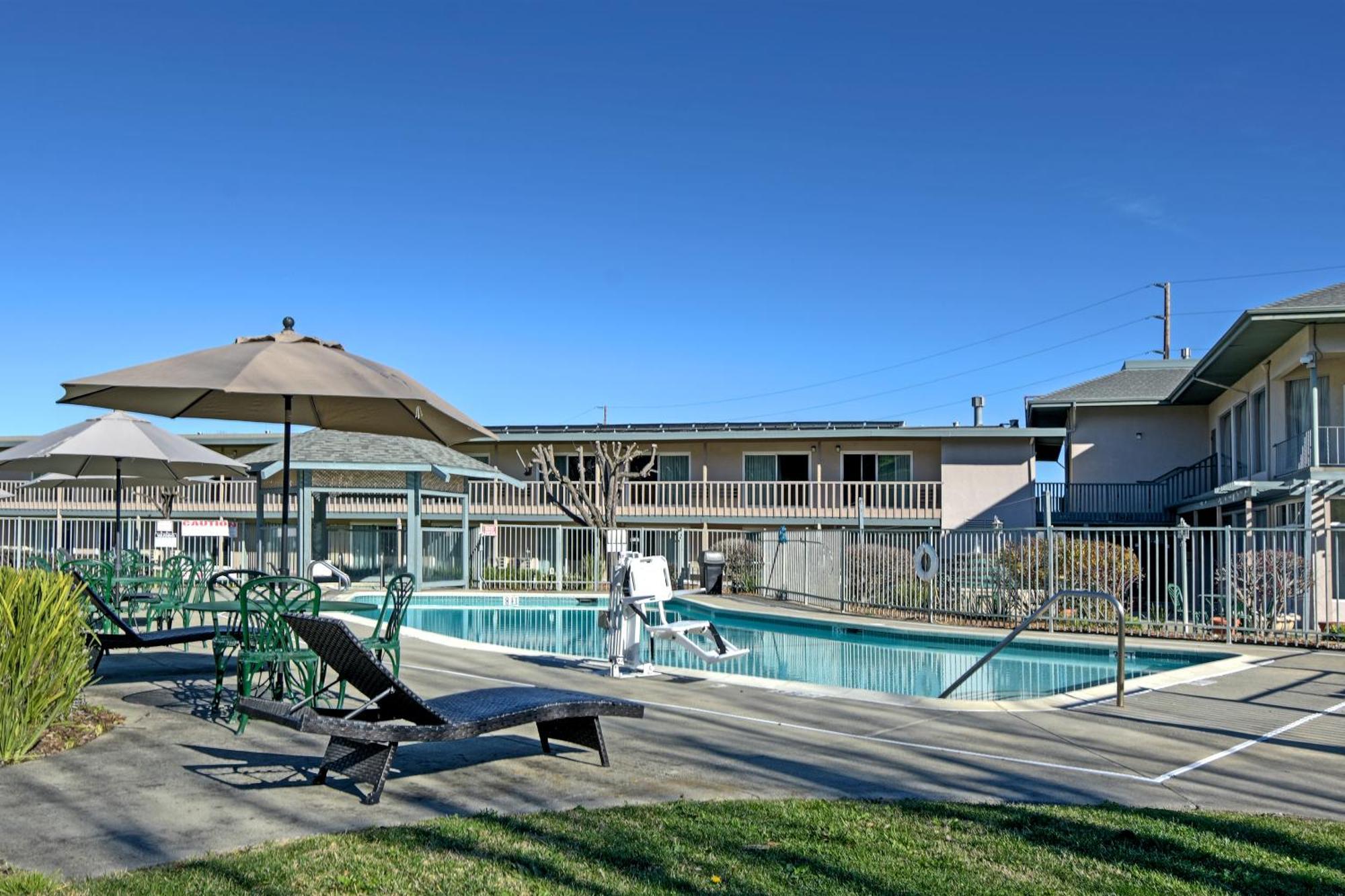 Days Inn By Wyndham Novato/San Francisco Ngoại thất bức ảnh
